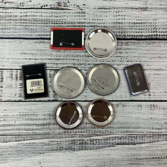 Lot of 8 Vintage Walt Disney World Cruise Line DVC Pinocchio Pin Buttons Badges - Picture 9 of 9